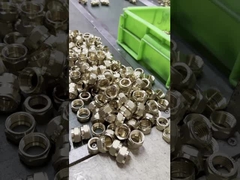 Kompressionsbrazene Pex-Crimp-Fittings, die für Pex-Mehrschicht-Wasserrohre abnehmbar sind